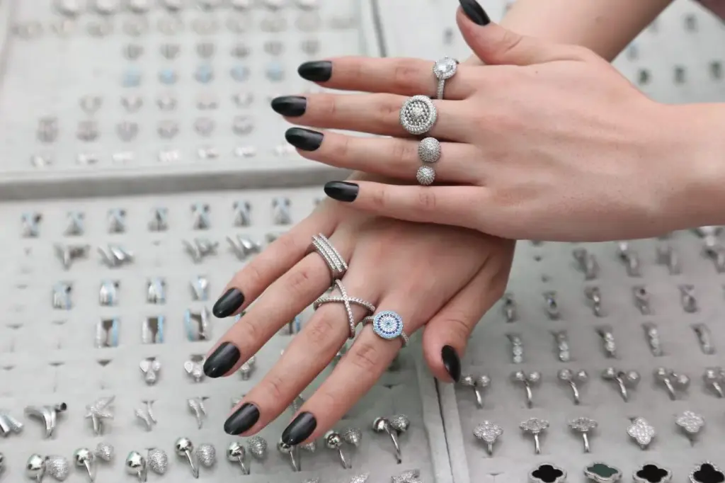 Feminine Charm Ring | خاتم سحر الأنوثة