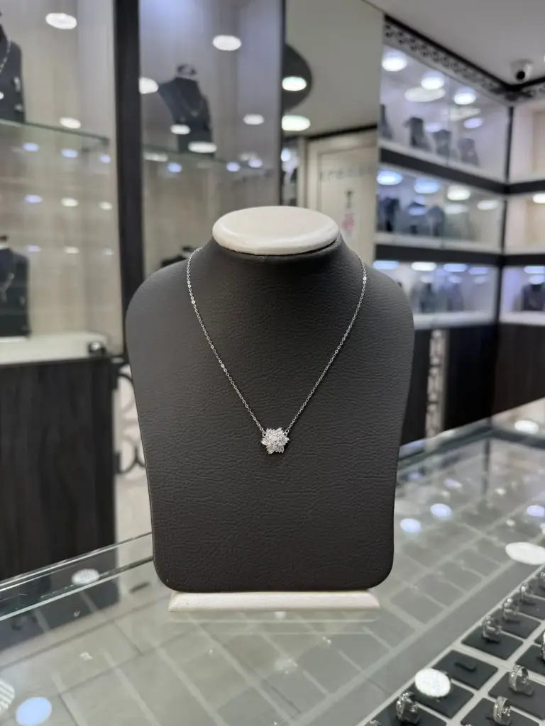 قلادة نجمية