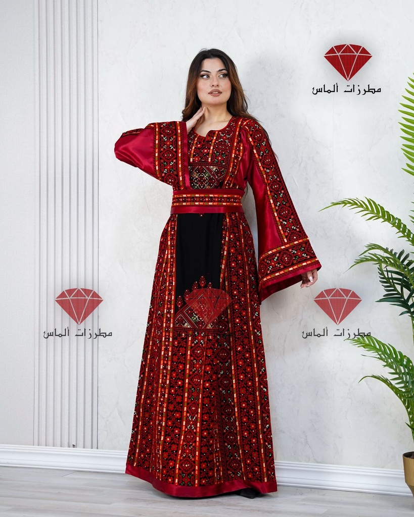 ثوب تراثي فاخر - تطريز أحمر ملكي