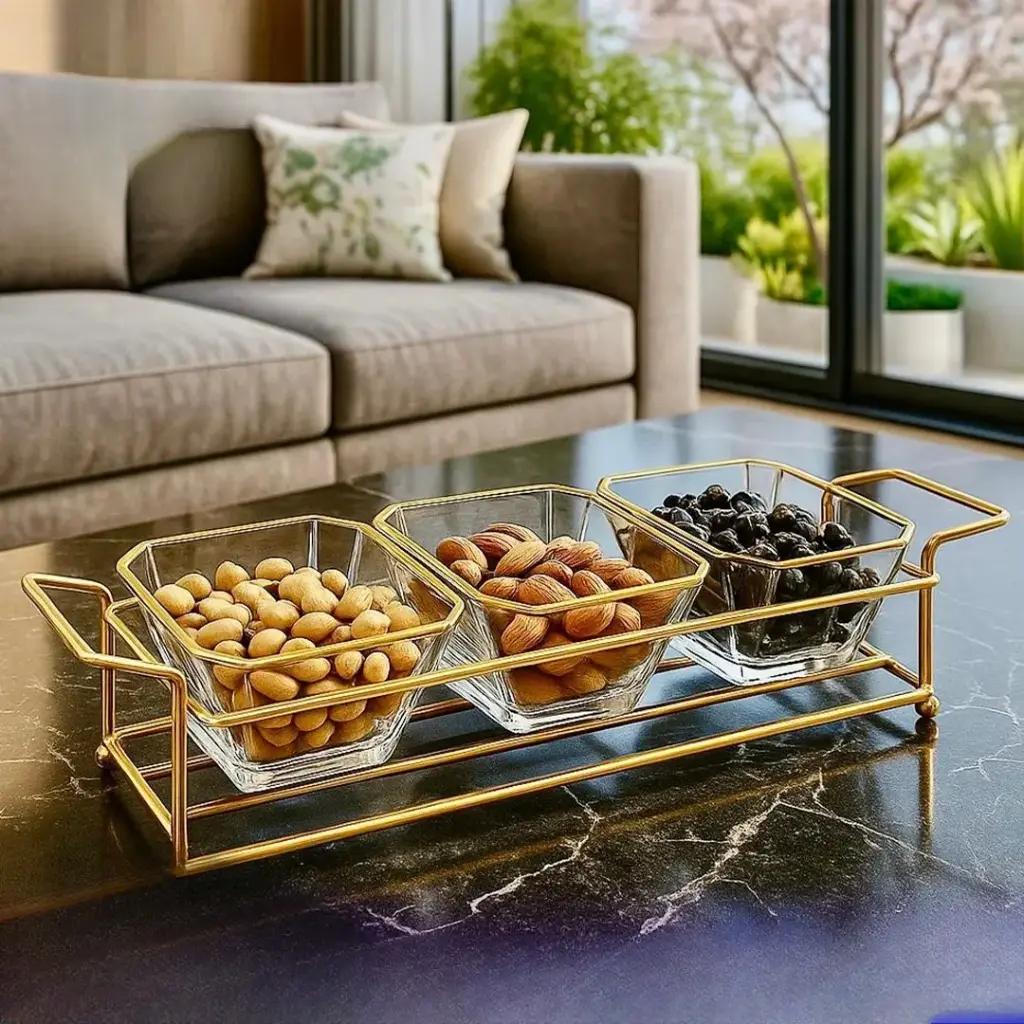 مضيفة مكسرات و حلوى