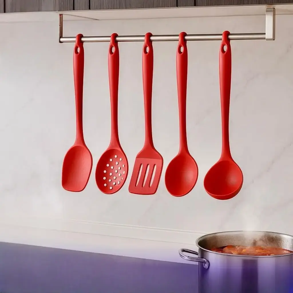 طقم معالق لتحريك الطعام من السيليكون عدد 5