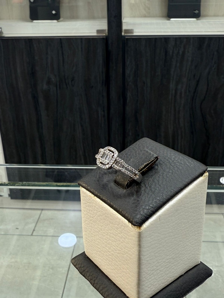 اتم "تاج الأناقة" – فضة خالصة بتصميم فاخر