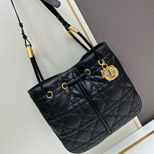 Dior Black Quilted Leather Shoulder Bag – حقيبة ديور سوداء مبطنة