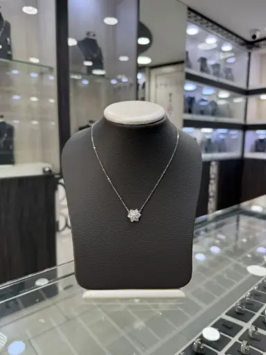 قلادة نجمية