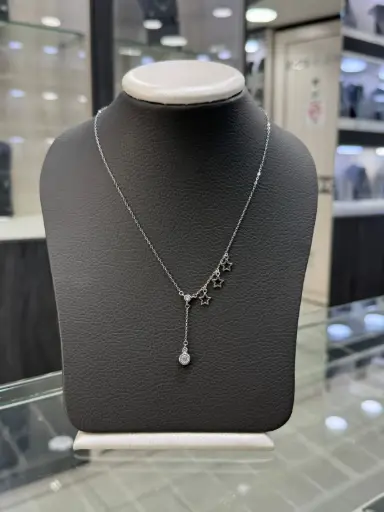 قلادة بنجمات ثلاثية 