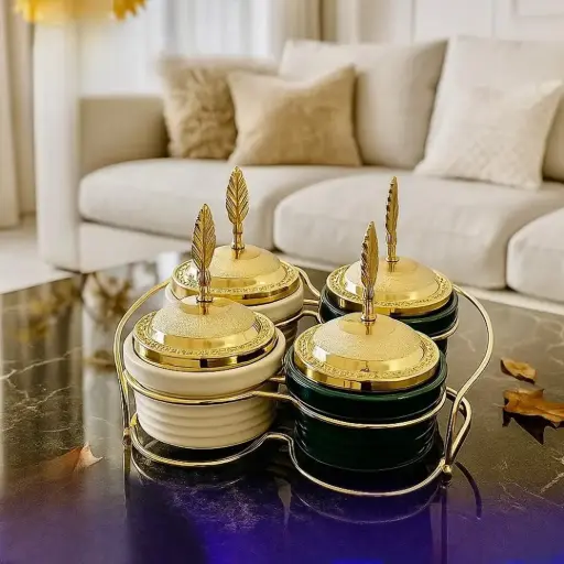 مضيفة مكسرات و حلوه 