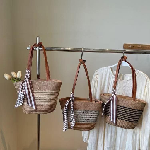 شنطة ستاتي من القش