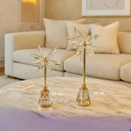 طقم تحف من الكرستال بشكل ورد