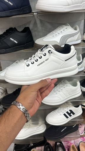 حذاء رياضي بناتي وولادي انيق وجذاب